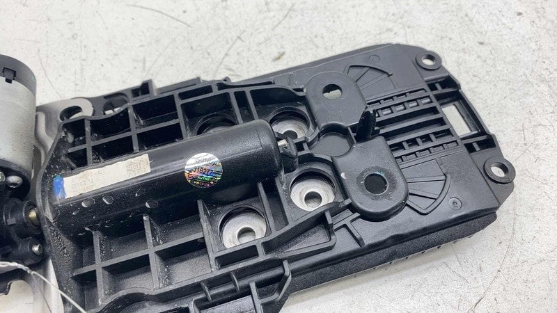 ⭕2016-2020 Tesla Model X Front Right Headrest Adjuster Mechanism w/ HE