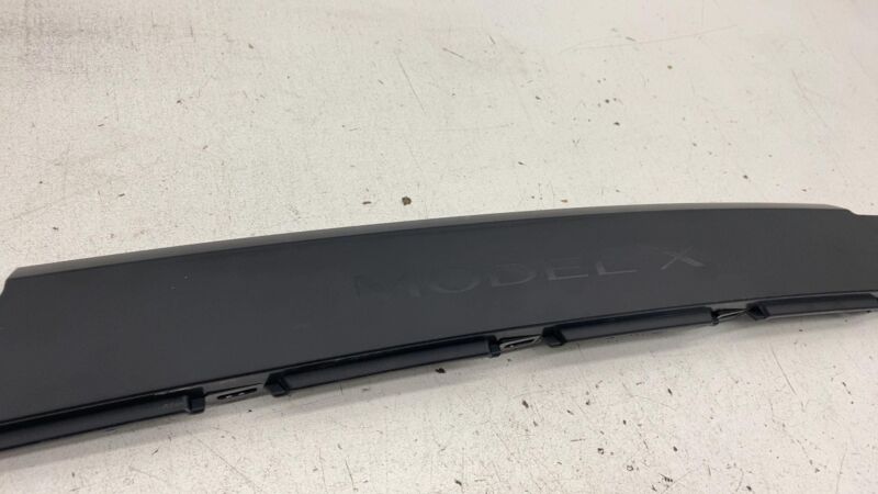 110513200F ⭕ 21-24 Tesla Model X MX Rear Left Side Door Sill Spine Panel Cover 1105132-00-F