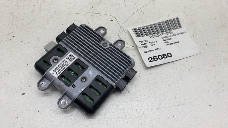 104282900E ⭕ 2016-2020 Tesla Model X USB Hub with WiFi Control Module Assembly 1042829-00-E