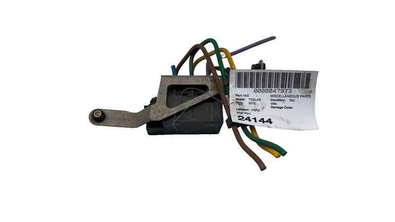 2012 2013 2014 2015 Tesla Model S Air Suspension Main Solenoid Valve w