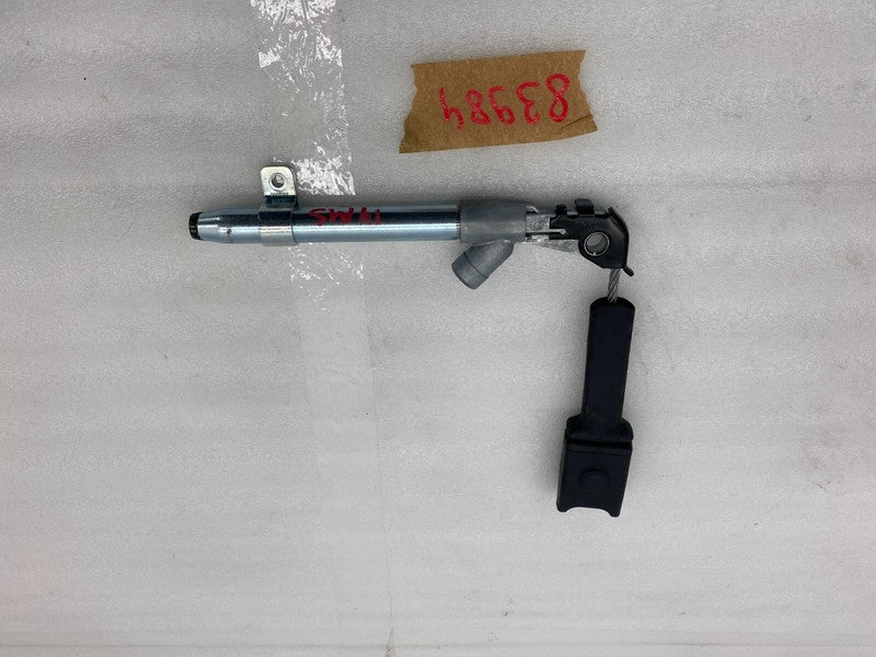 1084025 ⭕ 2012-2015 Tesla Model S Front Passenger Side Seat Belt Lap Pre-Tensioner Right