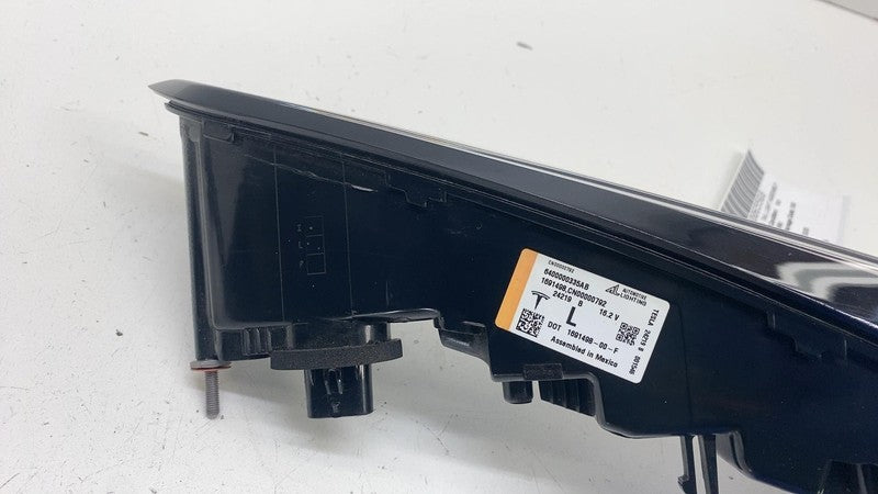 1691498-00-F ⭕ 24-25 Model 3 Rear Driver Side Taillight Quarter Tail Lamp Left 1691498-00-F
