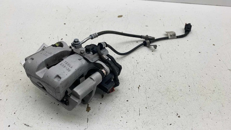 ⭕ 17-25 Tesla Model 3 Rear Right Brake Caliper + Brake Hose Line RH 10