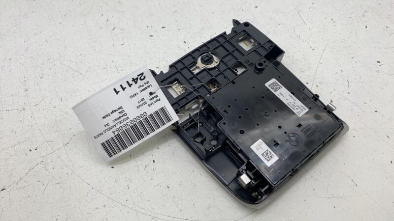 682016901 ⭕ 2014-2020 BMW i3 Front Roof Center Overhead Console Dome Light Lamp 6820169 01