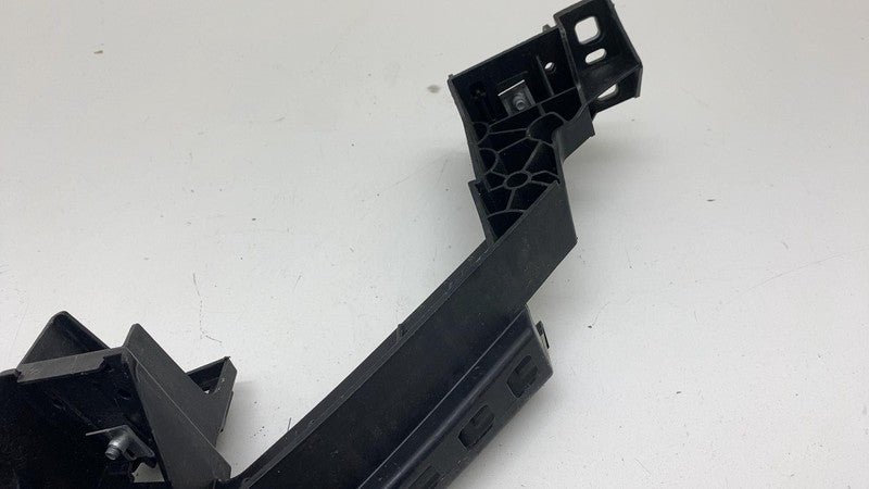 9Y0 807 572 E ⭕ 19-24 Porsche Cayenne Front Right Headlight Outer Head Lamp Bracket 9Y0807572E