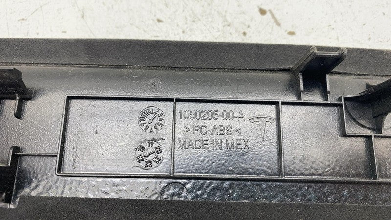 ⭕ 16-23 Tesla Model X Front Right Windshield Sun Visor Trim Bezel 1050