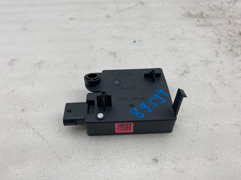 109785500H ⭕2017-2023 Model 3 Rear BCM Computer Electronic Body Control Module 1097855-00-H