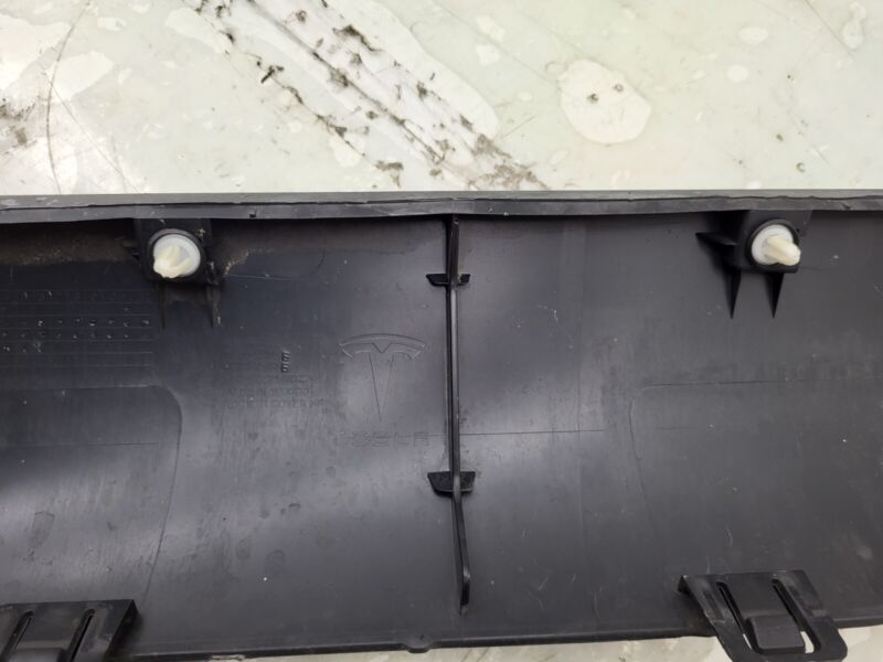 149774400B ⭕ 20-23 Model Y Right Skirt Lower Rocker Panel Molding Trim Cover 1497744-00-B