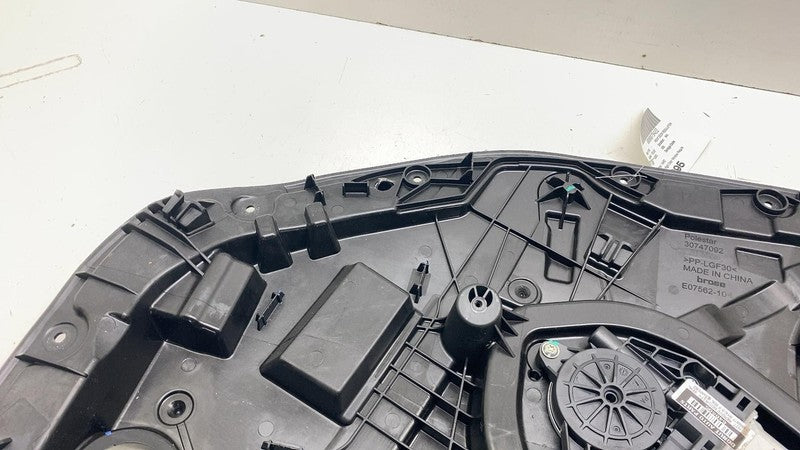 30747092 ⭕ 2021-2023 Polestar 2 Front Right Side Door Window Regulator & Carrier 30747092