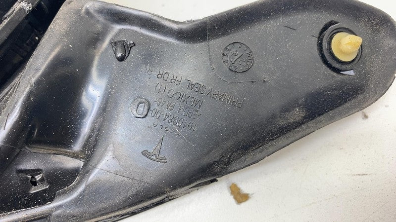 ⭕ 24-25 Model 3 Front Right Primary Body Weatherstrip Rubber Seal 1910