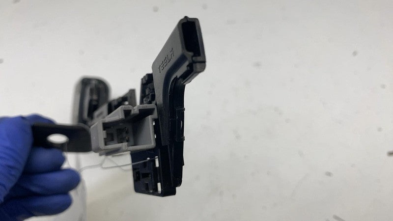 ⭕ 17-23 Model 3 Rear Driver Side 2nd Row Seatbelt Buckle Black Left 10