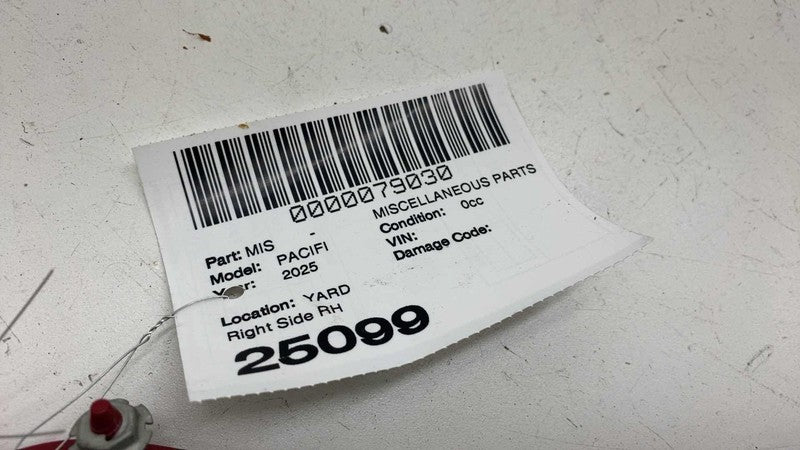 68229425AA ⭕ 2017-2025 Chrysler Pacifica Rear Left Marker Light Lamp Reflector 68229425AA