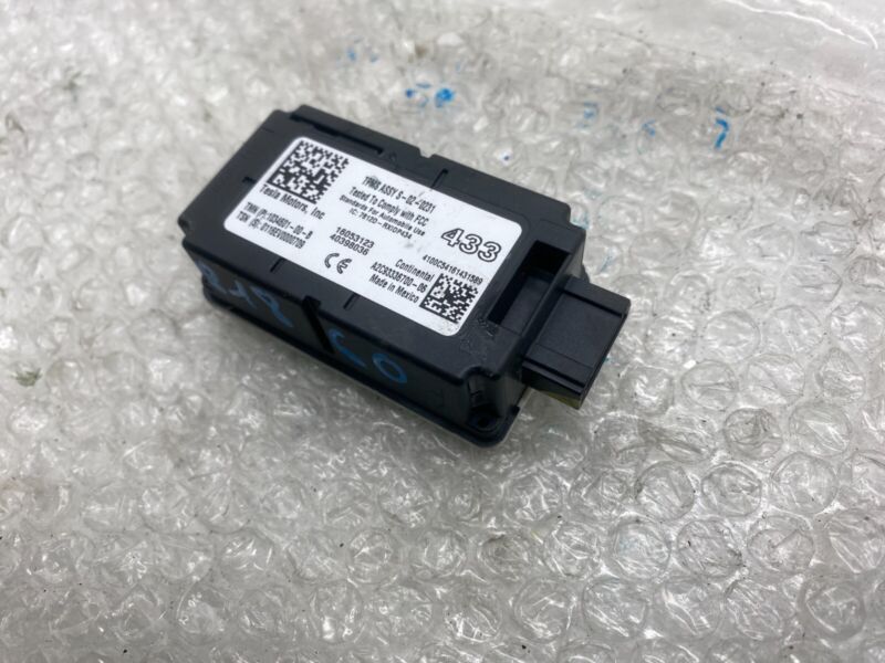 103460100B 2012-2020 Tesla Model S X ECU Receiver Tire Pressure Monitor System Control Unit