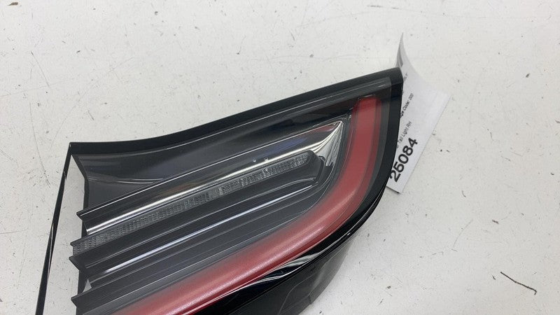 ⭕ 2017-2023 Model 3 Rear Right Inner Taillight LED Tail Lamp 4-Pin 150
