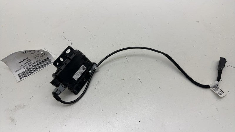 ⭕ 17-23 Model 3 Center Console Front USB Hub Charger Control Module 10