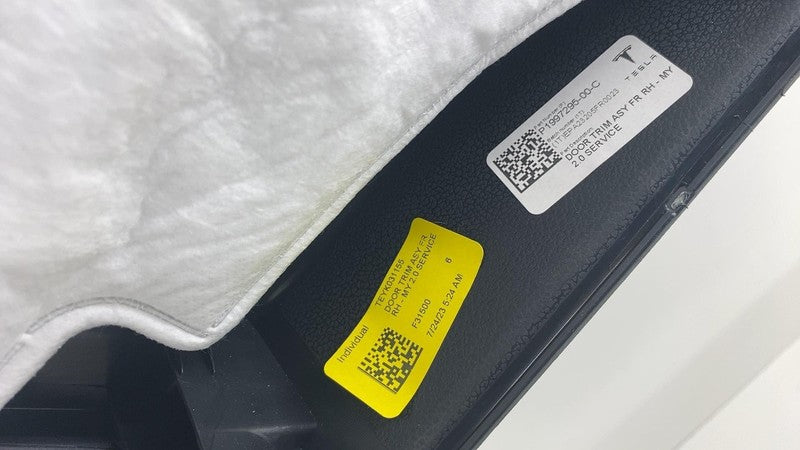 1997295-00-C ⭕ 20-24 Model Y Front Passenger Side Door Panel Trim Cover Right RH 1997295-00-C