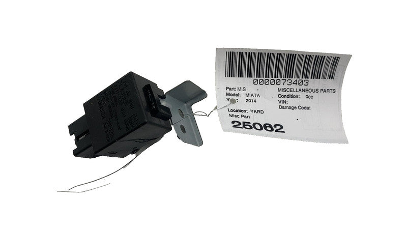 F15166830 ⭕ 2014 Mazda MX-5 Miata Hazard Warning Flasher Unit w/ Bracket OEM F15166830