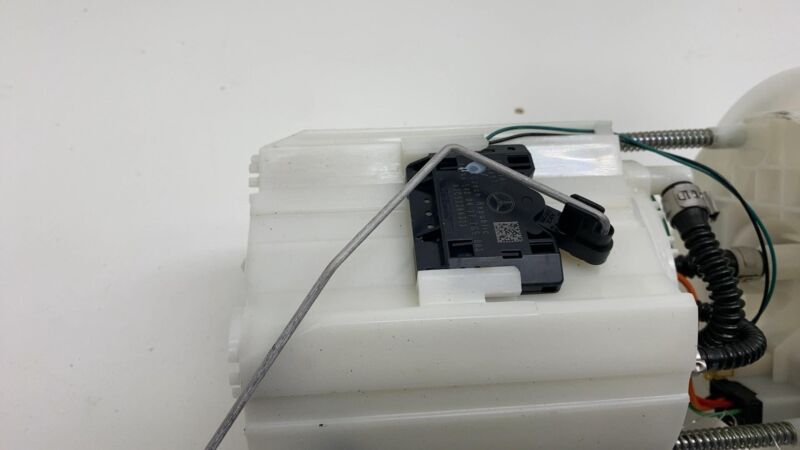2016 2017 2018 2019 Mercedes-Benz GLE350 Fuel Gas Tank Pump Sending Sensor OEM