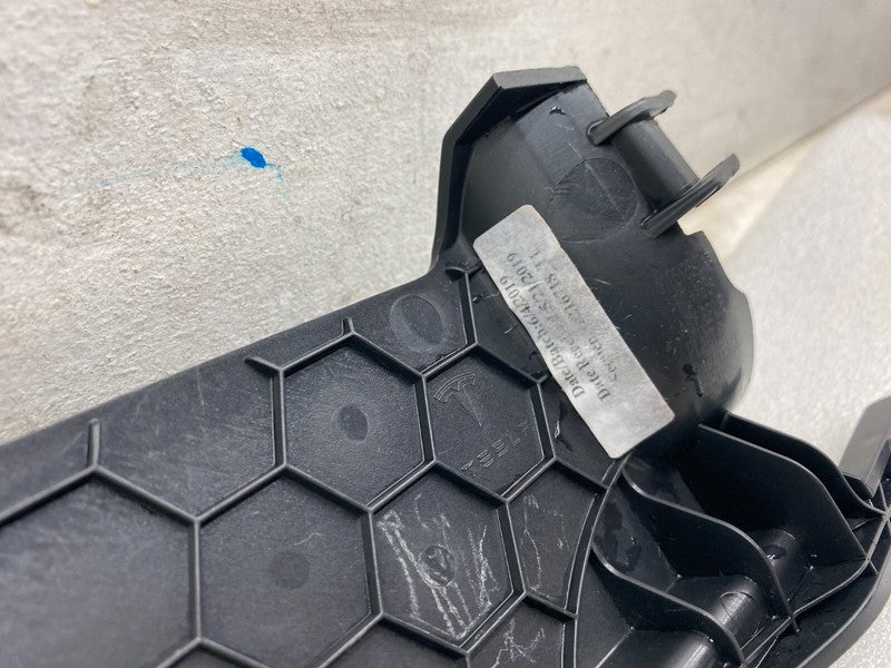 110513500E ⭕ 2016-2020 Tesla Model X Rear Right Plastic Spine Racetrack Trim 1105135-00-E
