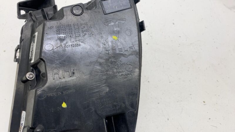 600591400F 2012-2020 Tesla Model S Front Passenger Side Cornering Light Corner Lamp Right