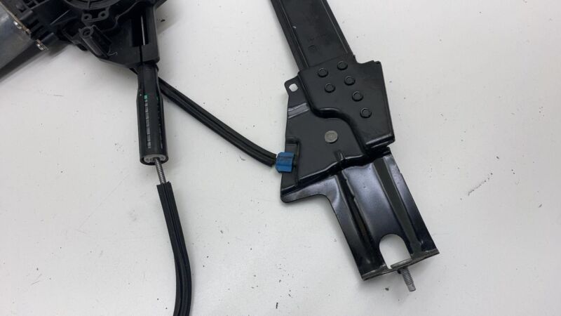600637700G 2012-2020 Tesla Model S Rear Passenger Side Door Window Regulator & Motor Right