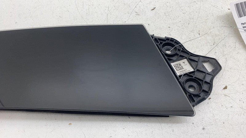 110043700C ⭕ 17-23 Model 3 Driver Side B-Pillar Applique Glass w/ Camera Left 1100437-00-C