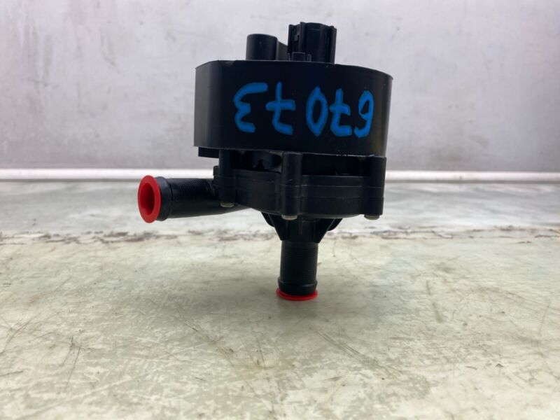 1037327 00 F 2016-2020 Tesla Model S X Cooling System Auxiliary Water Coolant Pump 103732700F