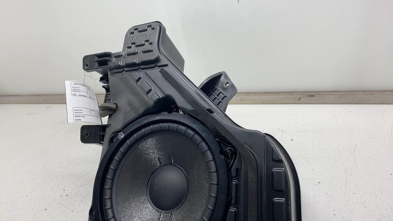 PT00029958D 2022-2024 Rivian R1S Meridian Speaker Bass Box Subwoofer Assembly PT00029958-D
