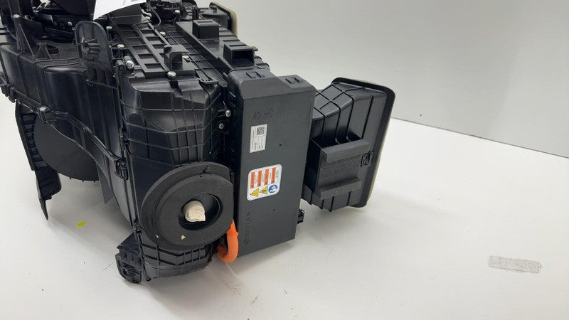 PT00001821-P ⭕ 2022-2024 Rivian R1T Front Heater Core Control Box Blower Housing PT00001821-P