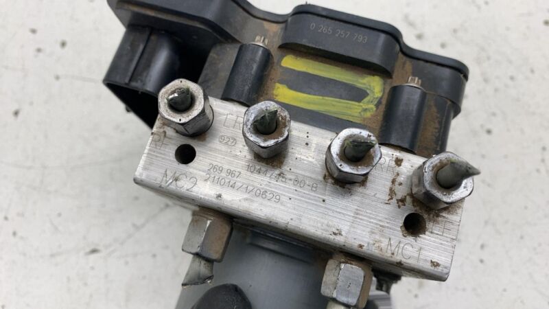 104474500B ⭕ 17-23 Tesla Model 3 Anti-Lock Brake System ABS Pump Module Unit 1044745-00-B
