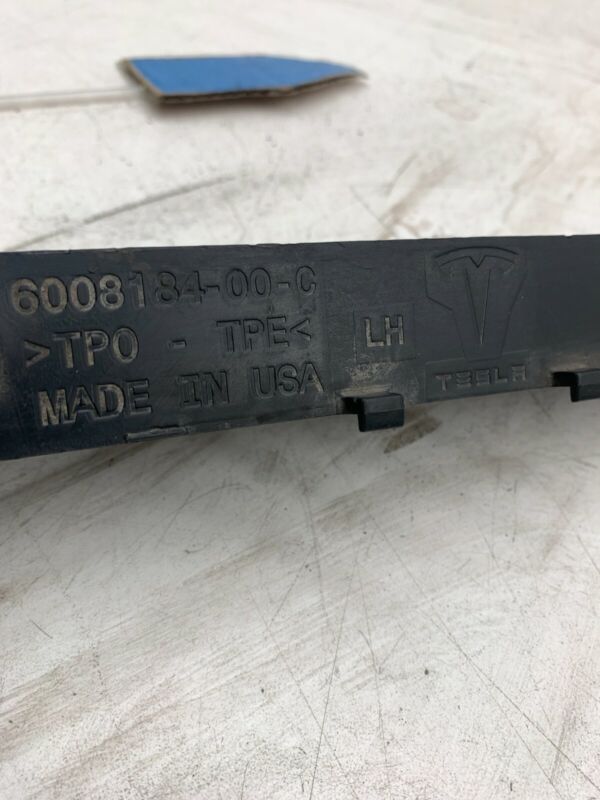 6008185-00-C 2012-2016 Tesla Model S Passenger Side Aero Shield Outer Strake Right 600818500C