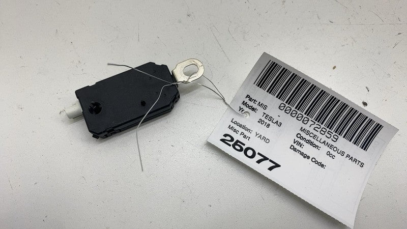 ⭕ 17-23 Tesla Model 3 Y Infotainment Antenna Amplifier AMP Radio FM 10