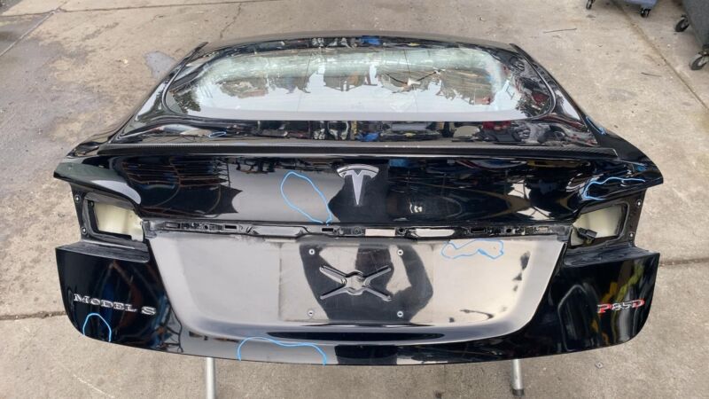 E6 43R-000319 2012-2015 Tesla Model S Rear Tailgate Hatch Panel w/ Liftgate Glass Black - PBSB