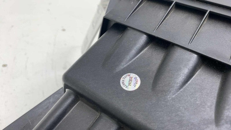 ⭕17-25 Chrysler Pacifica Engine Air Cleaner Intake Filter Housing Box