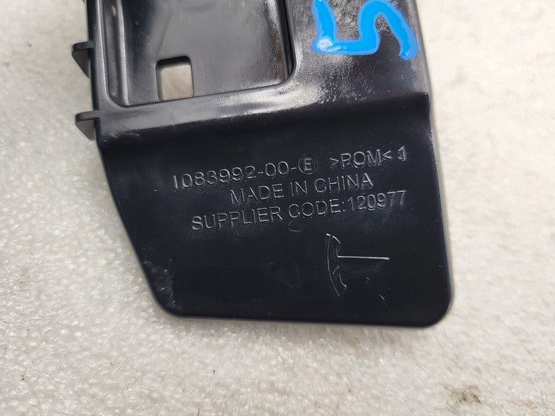 1083992 00 E ⭕ 17-23 Model 3 Rear Driver Bumper Taillamp Taillight Mount Bracket 1083992-00-E