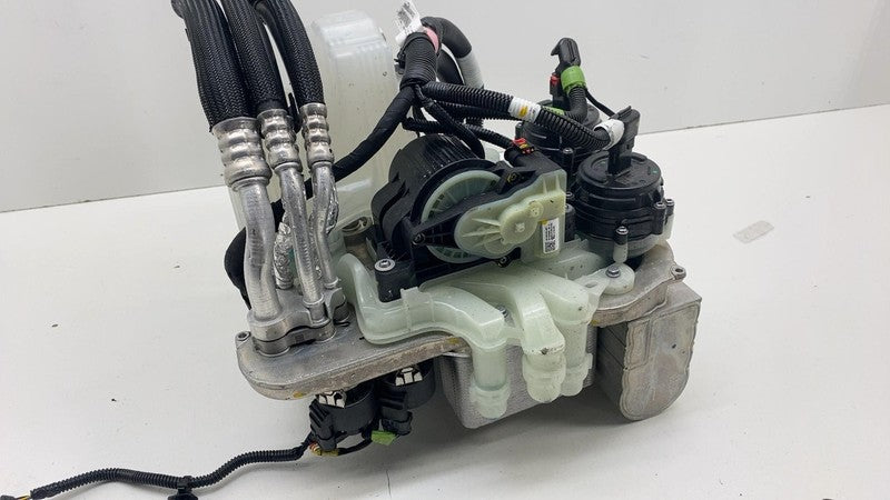 1523000A1E ⭕ 2020-2023 Tesla Model Y Supermanifold Refrigerant Chiller w/ Coolant Reservoir