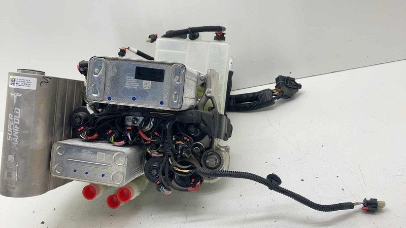 150680300G 21-25 Model 3 Supermanifold Refrigerant Chiller + Coolant Reservoir 1547595-03-H