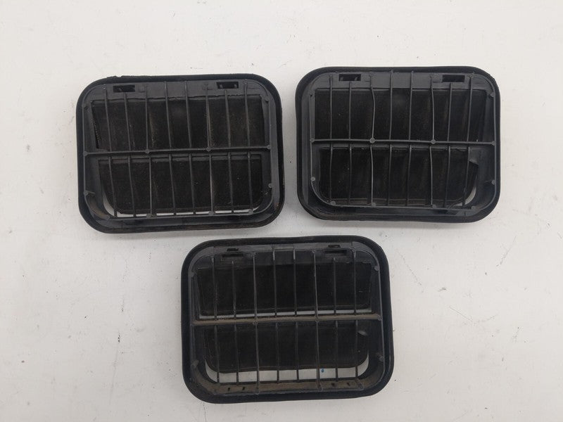 2F2A B280B62 AB ⭕ 12-20 Tesla Model S Rear Quarter Panel Rubber Flap Extractor Air Vent Grille