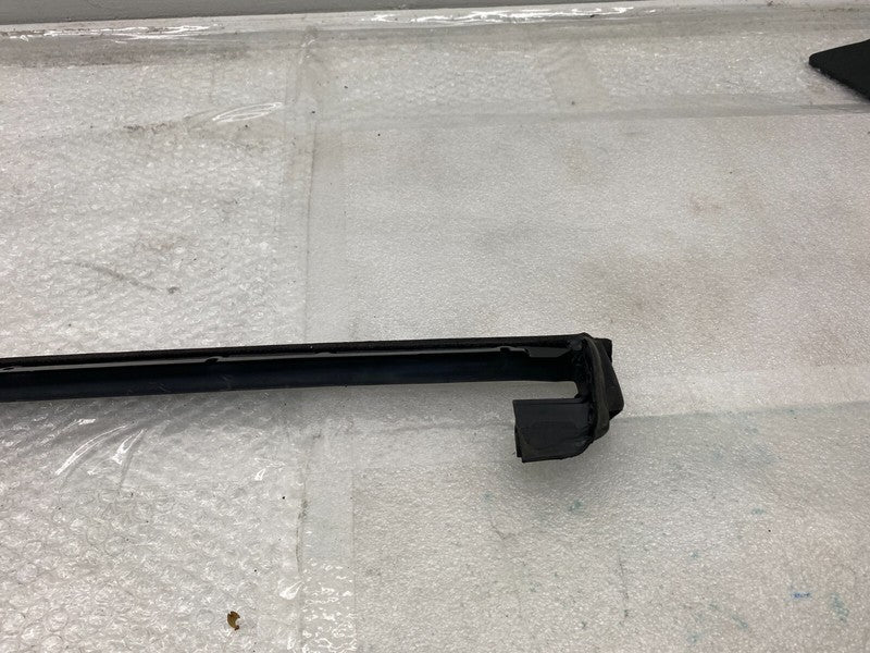 1072080 90 D ⭕ 16-20 Tesla Model X Rear Passenger Side Door Seal Bracket Right 1072080-90-D