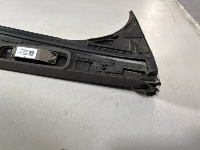 109231298F ⭕16-20 Tesla Model X Right B-Pillar Applique Trim Molding w/ Camera 1092312-98-F