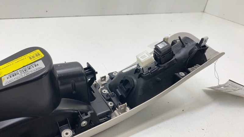 9S000028431 ⭕ 2017-2020 Chrysler Pacifica Rear Left Door Storage Bin Vacuum Nozzle Assy OEM