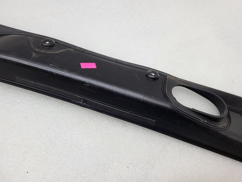 1047885 00 C ⭕ 16-20 Model X MX Rear Center Tailgate Liftgate Upper Trim Molding 1047885-00-C