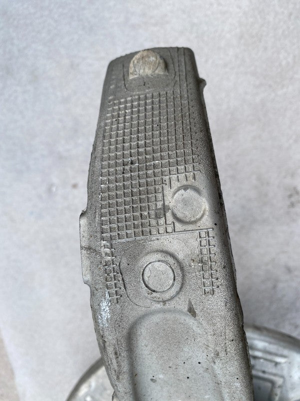 104431600E 17-23 Model 3 Front Right RWD Spindle Knuckle w/ Wheel Hub & Shield 1044316-00-E
