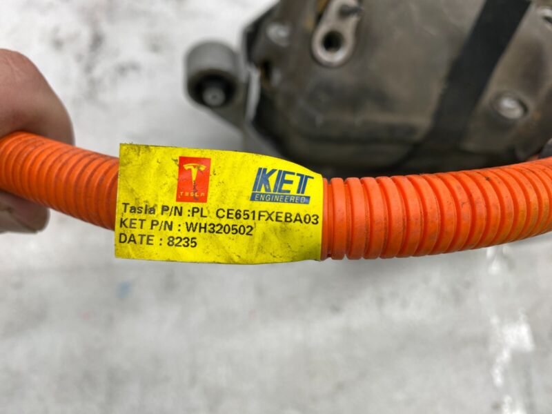 Does Not Apply 2016-2020 Tesla Model X Electric Air Conditioning A/C Compressor Pump w/ Bracket