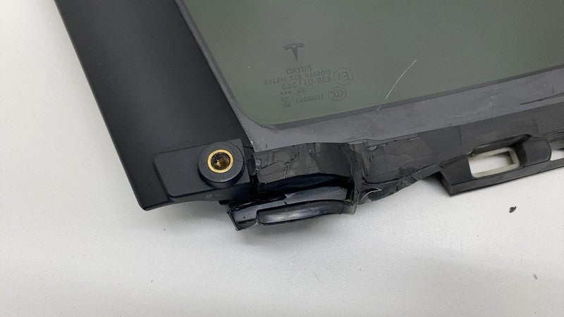 160015600A 2021-2024 Tesla Model S MS Rear Passenger Side Corner Window Quarter Glass Right