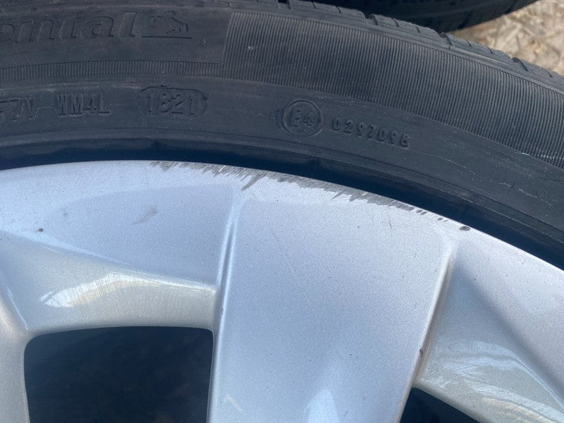 1027245 00 C 2016-2020 Tesla Model X 20" Wheel Rim 20x9.5 +40MM Continental Tire 275/45R20 x3