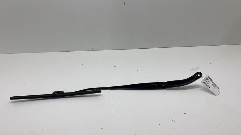 ⭕ 2022 2023 2024 Rivian R1T Front Passenger Right Windshield Wiper Arm