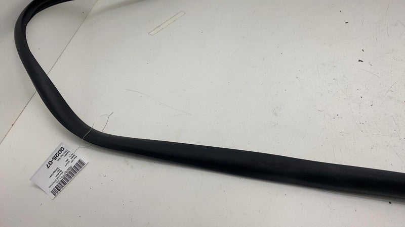 ⭕20-24 Tesla Model Y Front Right Door Body Weatherstrip Rubber Seal 14
