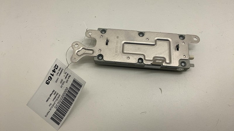 1079749 00 E 2017-2023 Tesla Model 3 Harman Becker HBZ502 Radio FM/HD Receiver Control Module