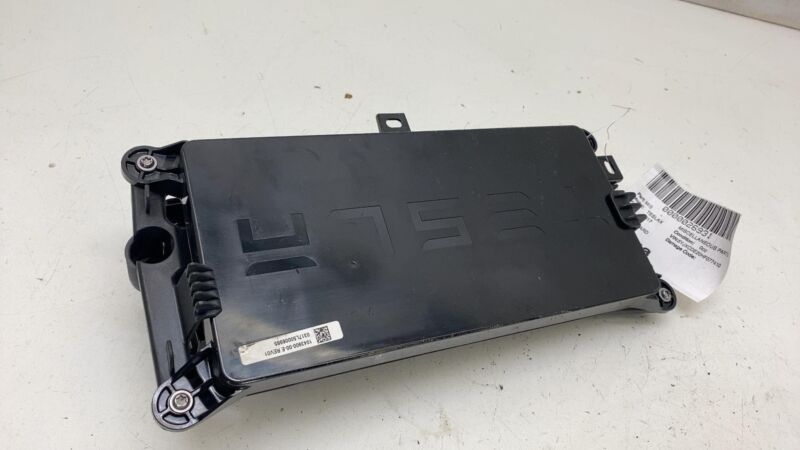 104390000E 2016-2020 Tesla Model X MX Rear Body Chassis Control Module BCM TSTD w/ Bracket